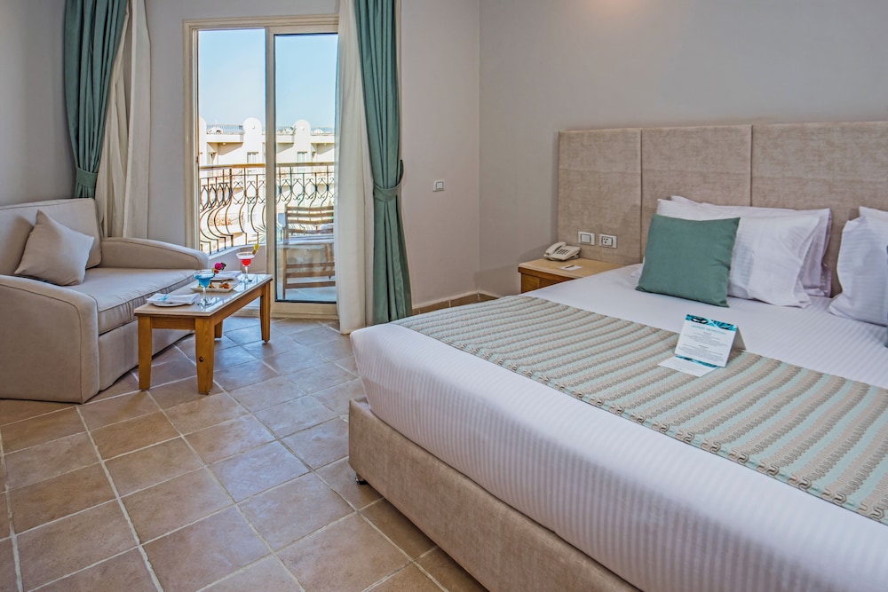 SUNRISE Aqua Joy Resort - All inclusive — Hotel rooms in Hurghada, Red Sea