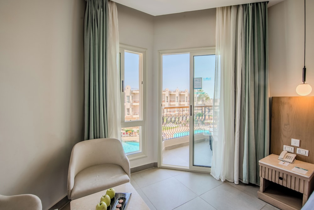 SUNRISE Aqua Joy Resort - All inclusive — Hotel rooms in Hurghada, Red Sea