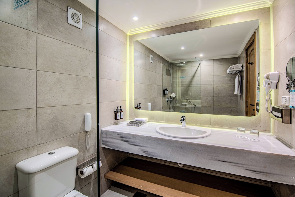 SUNRISE Aqua Joy Resort - All inclusive — Hotel rooms in Hurghada, Red Sea