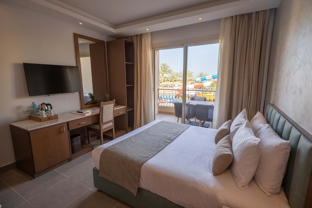 SUNRISE Aqua Joy Resort - All inclusive — Hotel rooms in Hurghada, Red Sea