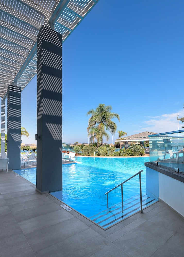 Oceanis Hotel — Swimming pool in Rhodes Town, South Aegean