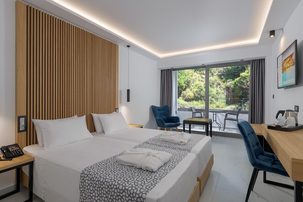 Oceanis Hotel — Hotel rooms in Rhodes Town, South Aegean
