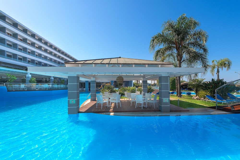 Oceanis Hotel — Swimming pool in Rhodes Town, South Aegean