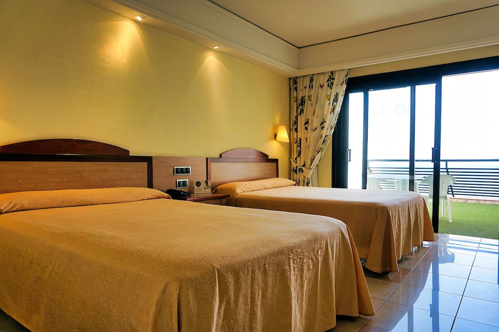 SBH Crystal Beach Hotel & Suites - Adults Only — Hotel rooms in Costa Calma, Canary Islands