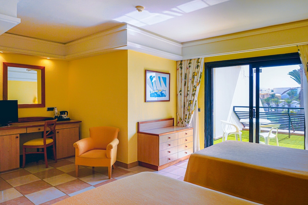 SBH Crystal Beach Hotel & Suites - Adults Only — Hotel rooms in Costa Calma, Canary Islands