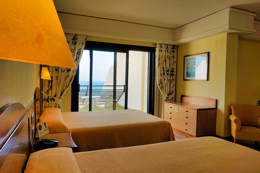 SBH Crystal Beach Hotel & Suites - Adults Only — Hotel rooms in Costa Calma, Canary Islands