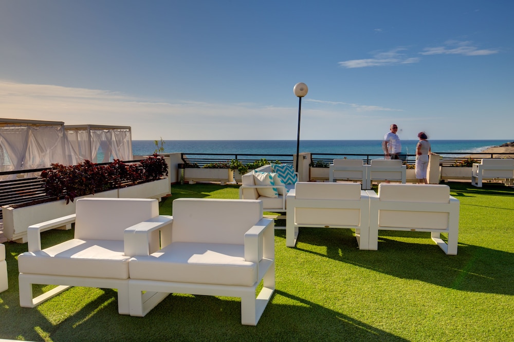 SBH Crystal Beach Hotel & Suites - Adults Only — Restaurant & bars in Costa Calma, Canary Islands
