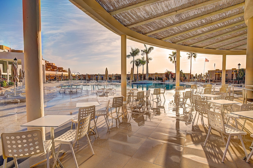 SBH Monica Beach Hotel — Swimming pool in Costa Calma, Canary Islands