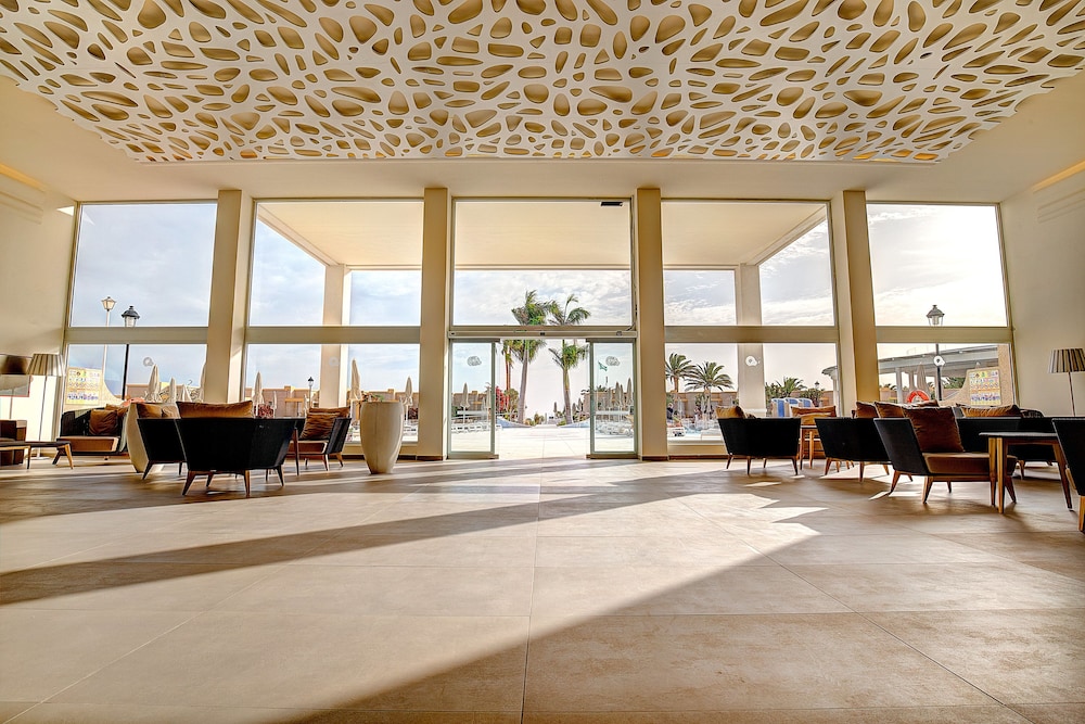SBH Monica Beach Hotel — Hotel building in Costa Calma, Canary Islands
