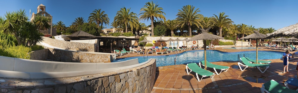 SBH Monica Beach Hotel — Swimming pool in Costa Calma, Canary Islands