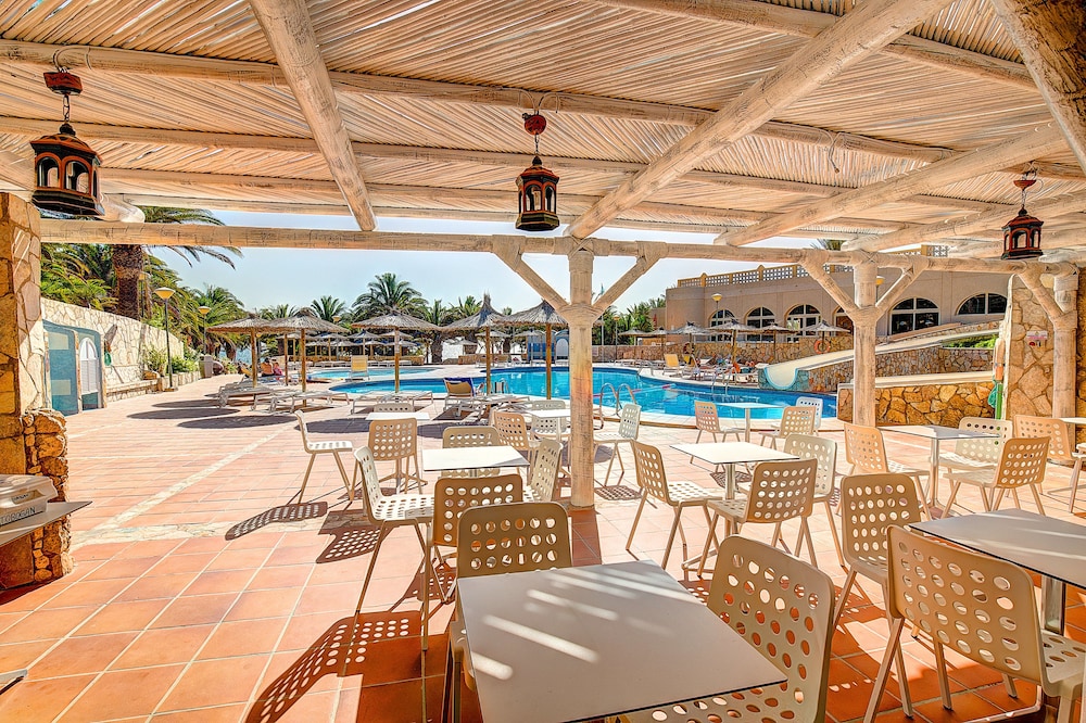 SBH Monica Beach Hotel — Swimming pool in Costa Calma, Canary Islands