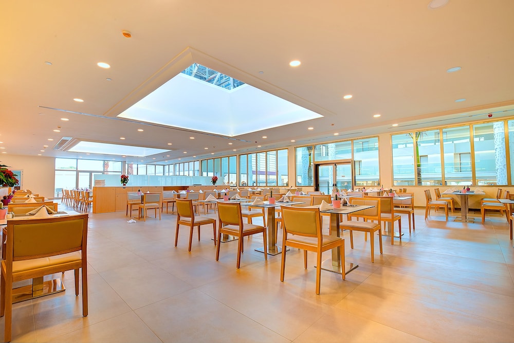 SBH Monica Beach Hotel — Restaurant & bars in Costa Calma, Canary Islands