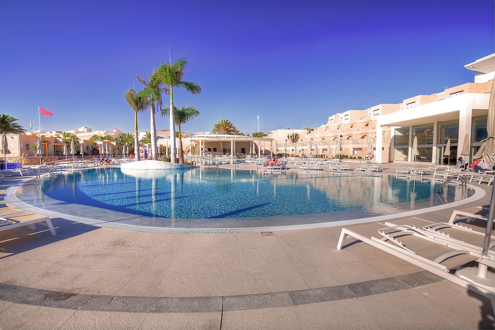 SBH Monica Beach Hotel — Swimming pool in Costa Calma, Canary Islands