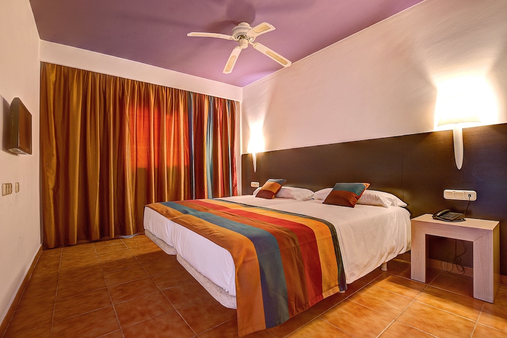 SBH Monica Beach Hotel — Hotel rooms in Costa Calma, Canary Islands