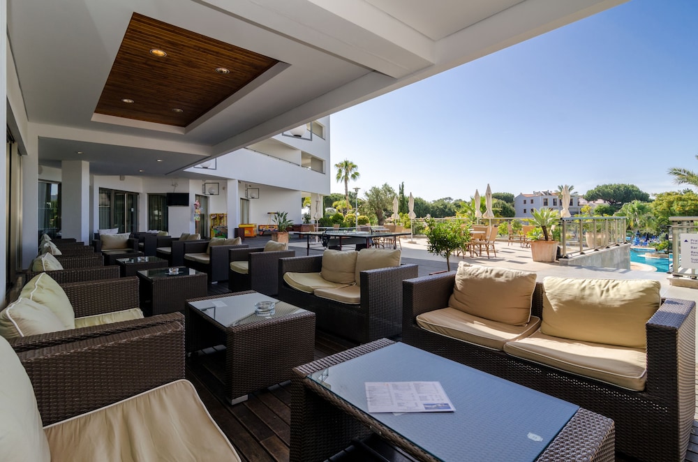 Alfagar Aparthotel — Restaurant & bars in Albufeira, Faro