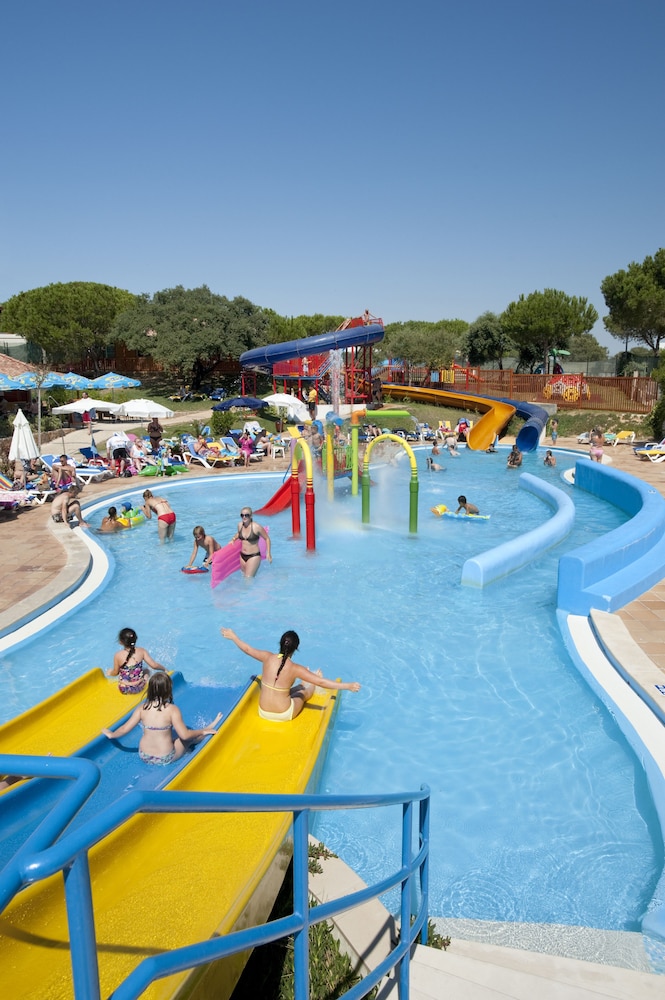 Alfagar Aparthotel — Swimming pool in Albufeira, Faro
