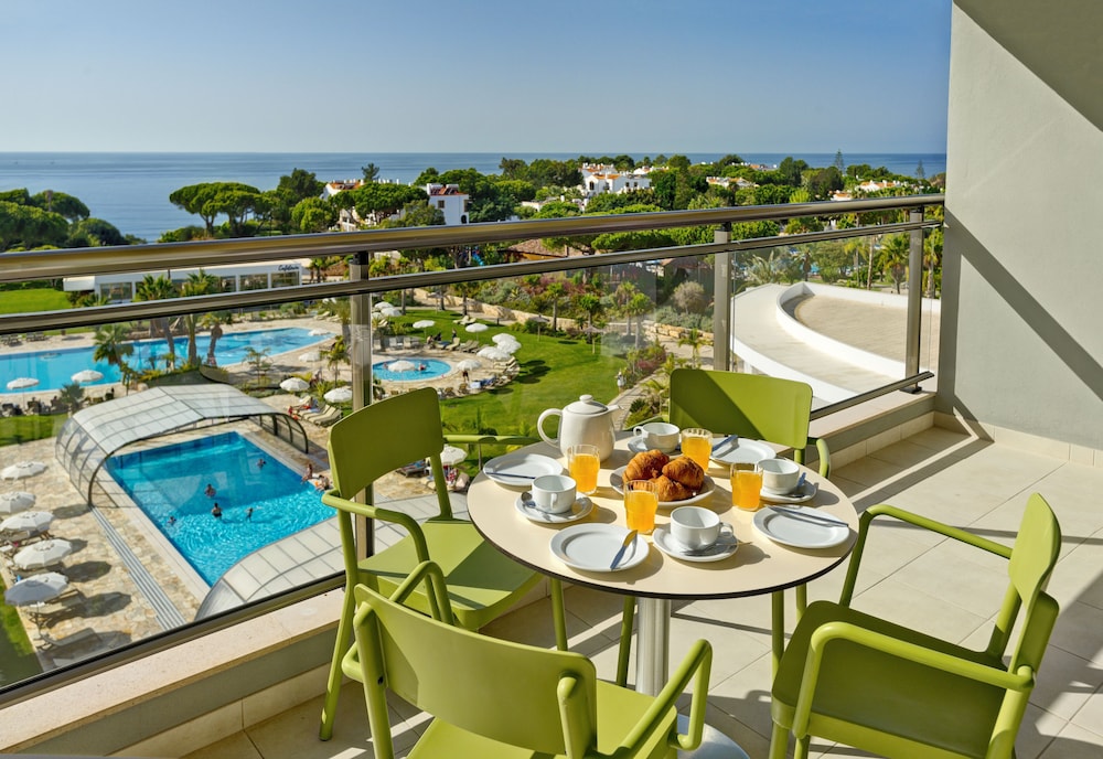 Alfagar Aparthotel — Swimming pool in Albufeira, Faro