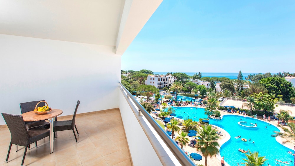 Alfagar Aparthotel — Swimming pool in Albufeira, Faro