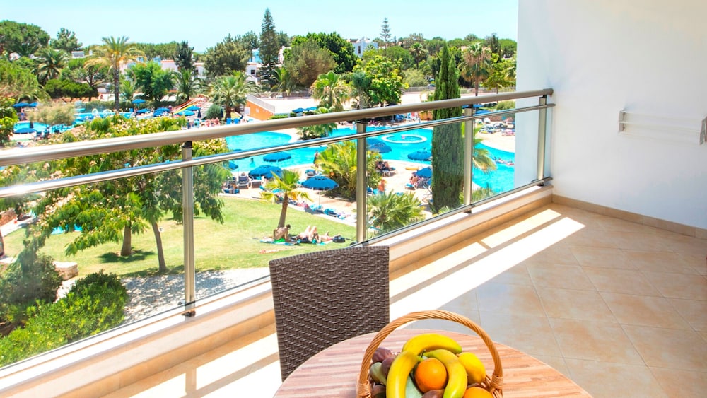 Alfagar Aparthotel — Swimming pool in Albufeira, Faro