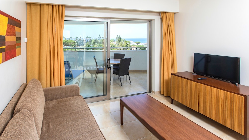 Alfagar Aparthotel — Hotel rooms in Albufeira, Faro