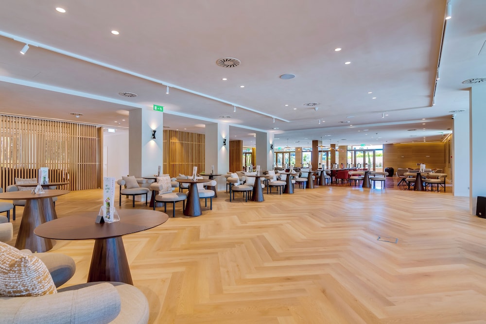 Falésia Hotel - Adults Only — Restaurant in Albufeira, Faro