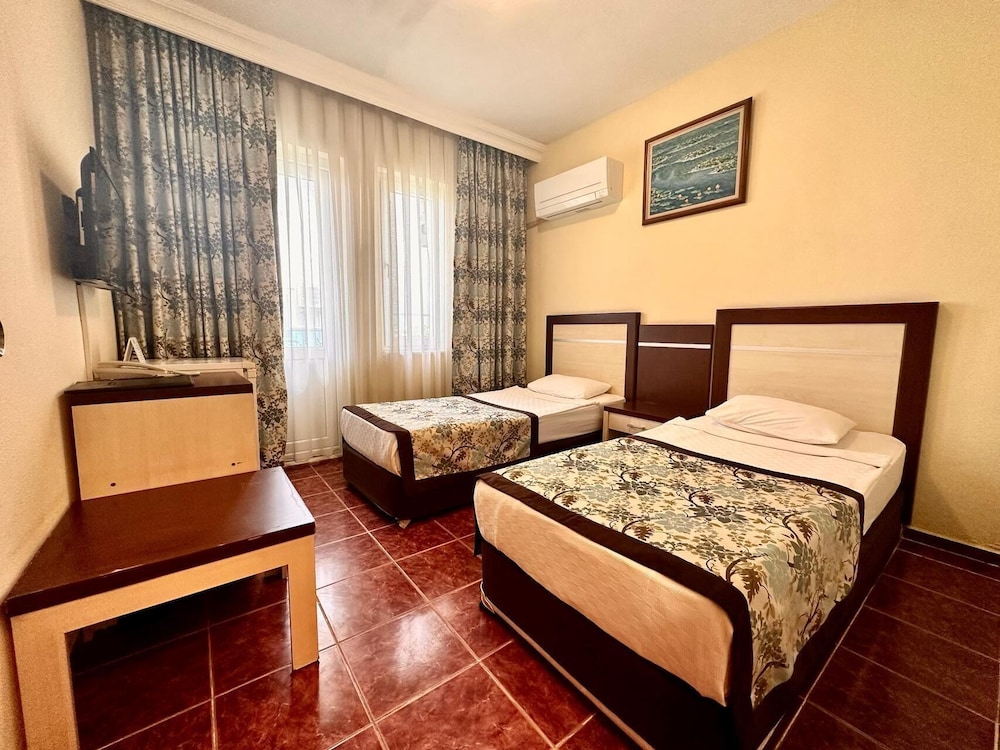 Blue Wave Suite Hotel - All Inclusive — Hotel rooms in Alanya