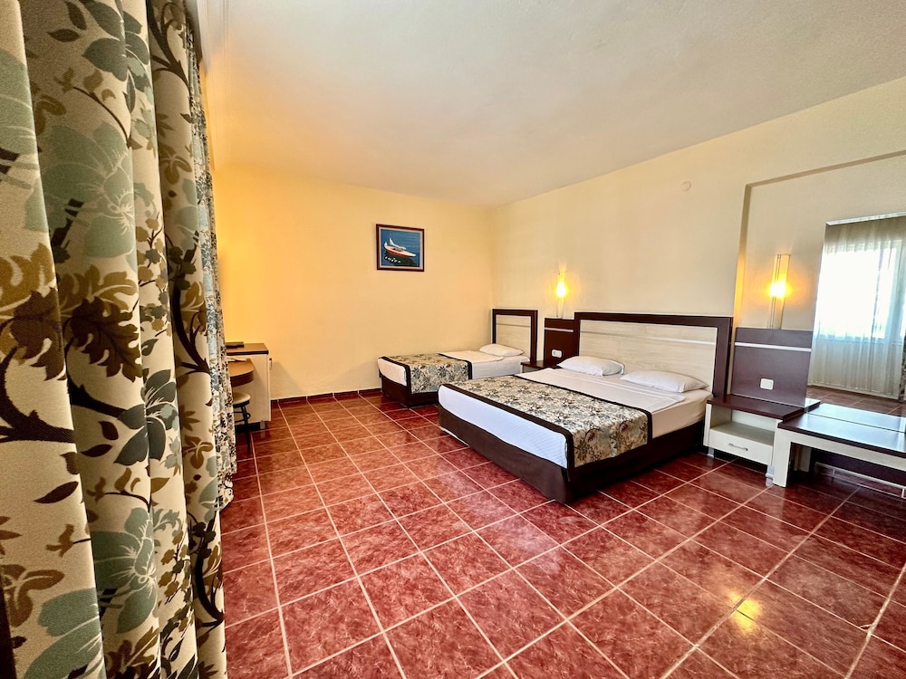 Blue Wave Suite Hotel - All Inclusive — Hotel rooms in Alanya