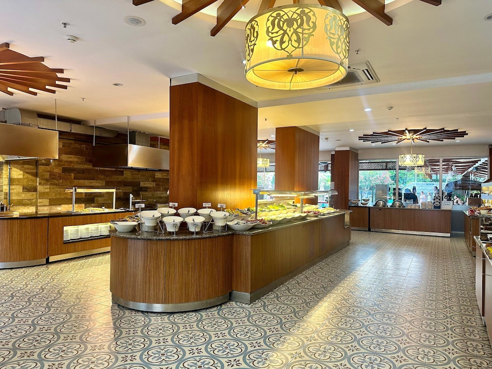 Blue Wave Suite Hotel - All Inclusive — Restaurant & bars in Alanya