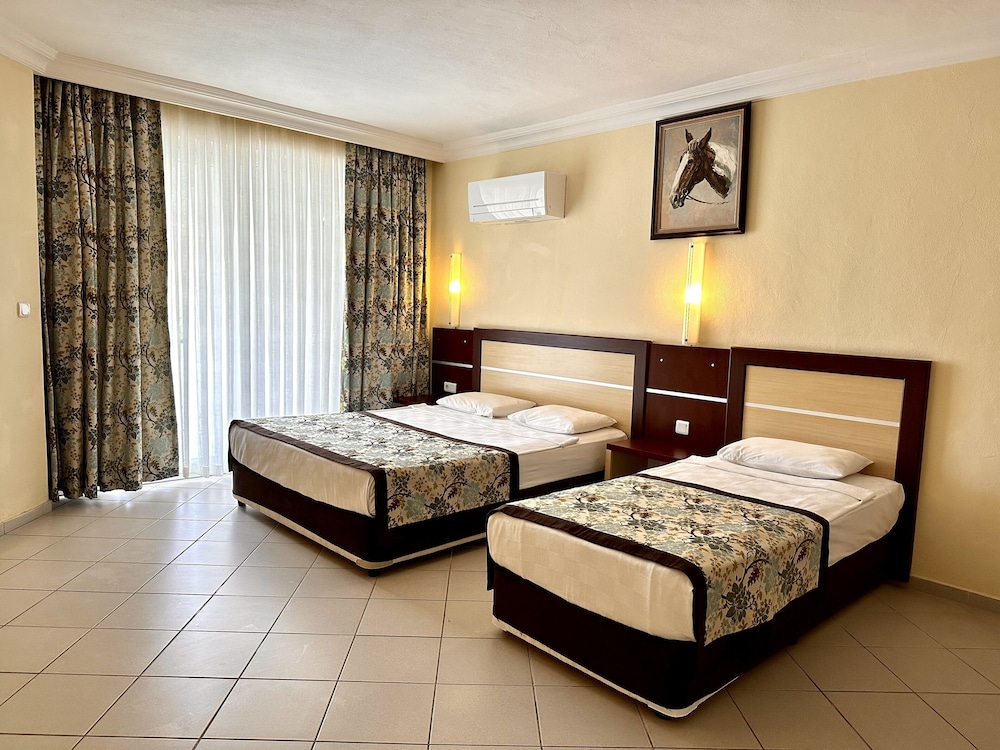 Blue Wave Suite Hotel - All Inclusive — Hotel rooms in Alanya