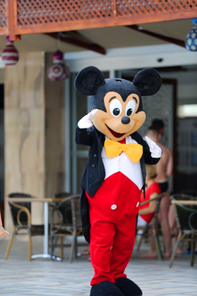 Blue Wave Suite Hotel - All Inclusive — Attractions for children in Alanya