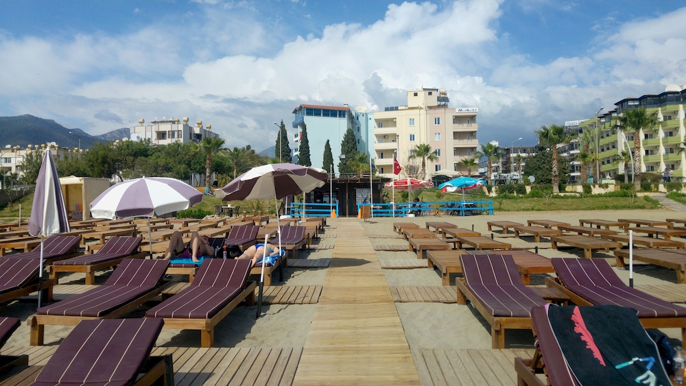 Monte Carlo Hotel - All Inclusive — Beach in Alanya