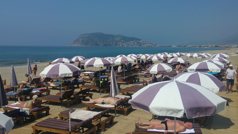 Monte Carlo Hotel - All Inclusive — Beach in Alanya