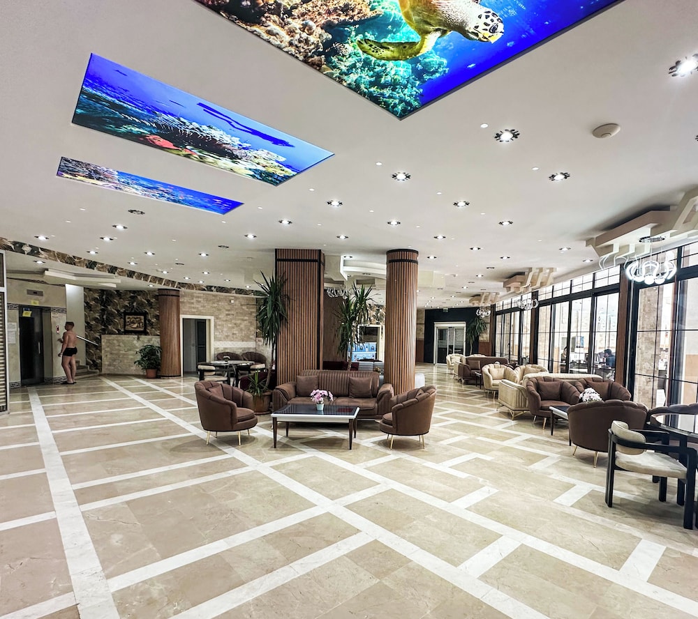 Monte Carlo Hotel - All Inclusive — Hotel building in Alanya