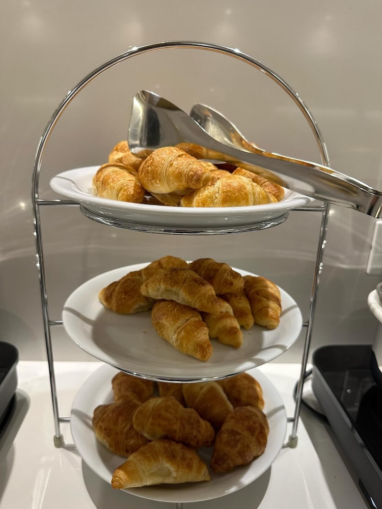 Hotel Galaxias — Restaurant & bars in Rhodes Town, South Aegean