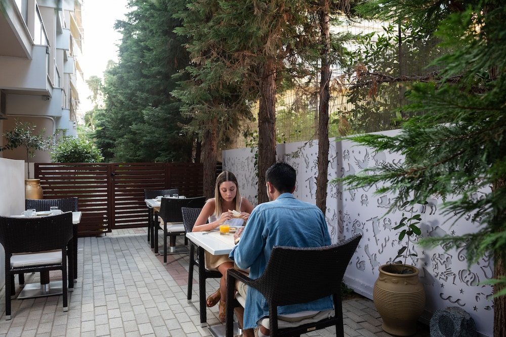 Hotel Galaxias — Restaurant & bars in Rhodes Town, South Aegean