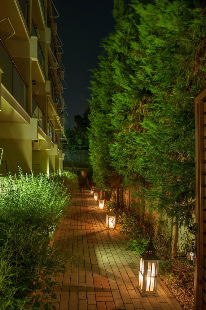 Hotel Galaxias — Hotel building in Rhodes Town, South Aegean