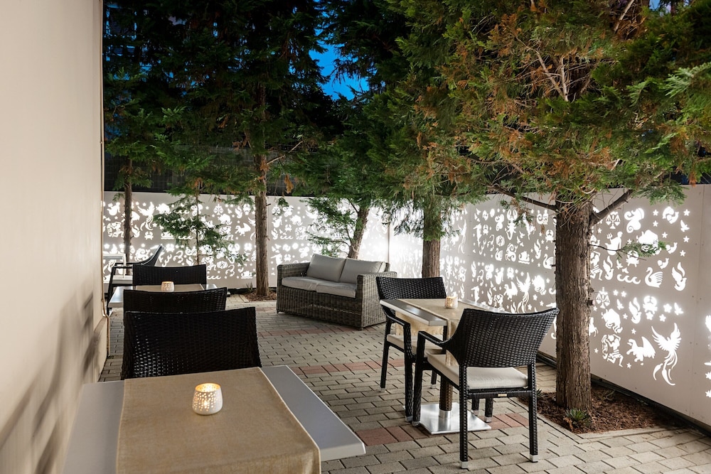 Hotel Galaxias — Restaurant & bars in Rhodes Town, South Aegean