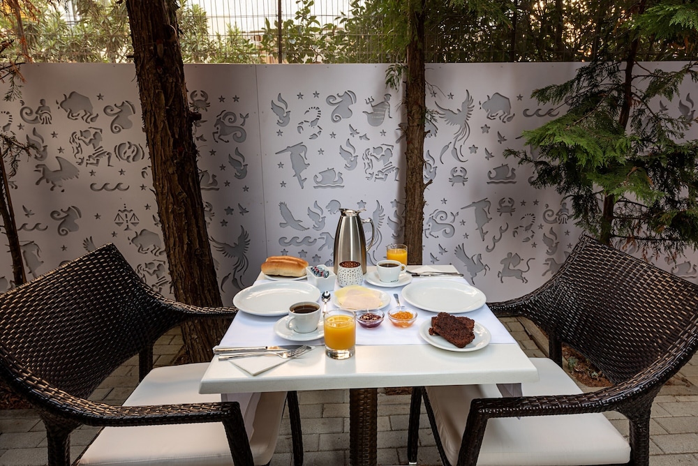 Hotel Galaxias — Restaurant & bars in Rhodes Town, South Aegean
