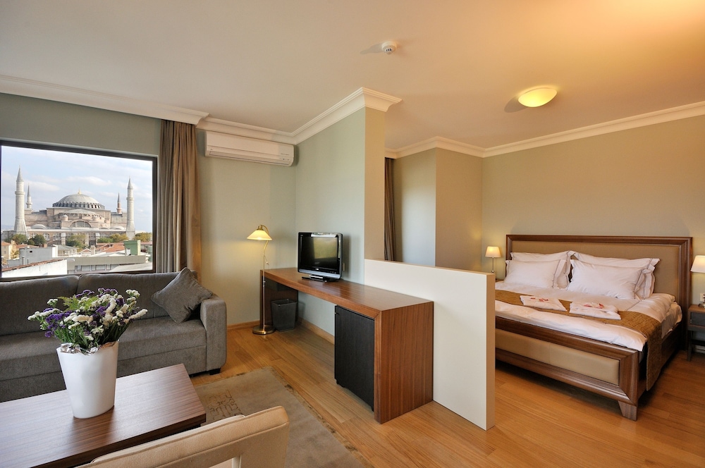 Agora Life Hotel - Special Class — Hotel rooms in Istanbul, Istanbul