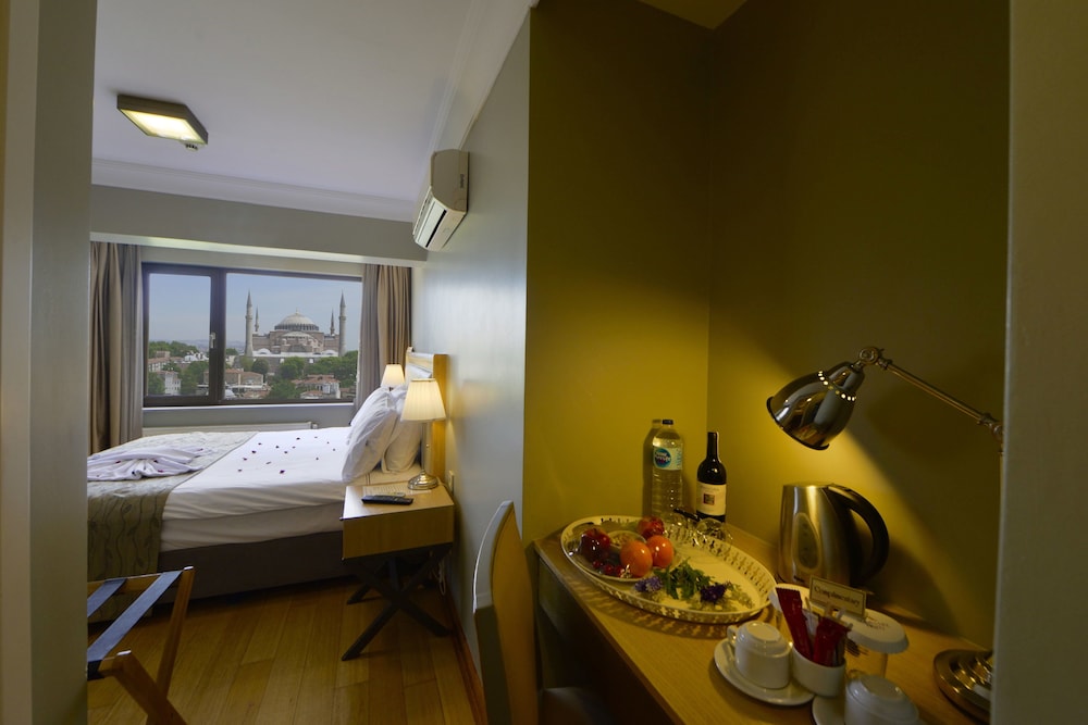Agora Life Hotel - Special Class — Hotel rooms in Istanbul, Istanbul