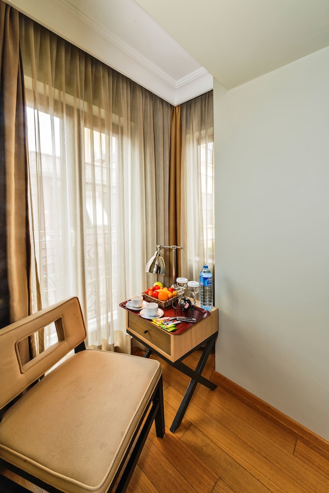Agora Life Hotel - Special Class — Hotel rooms in Istanbul, Istanbul
