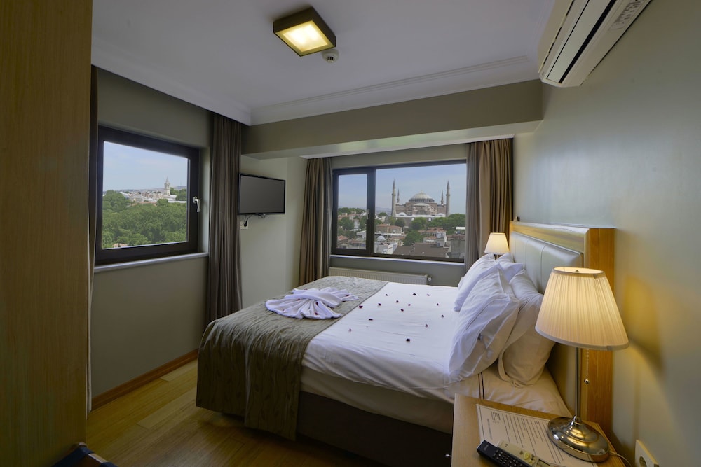 Agora Life Hotel - Special Class — Hotel rooms in Istanbul, Istanbul