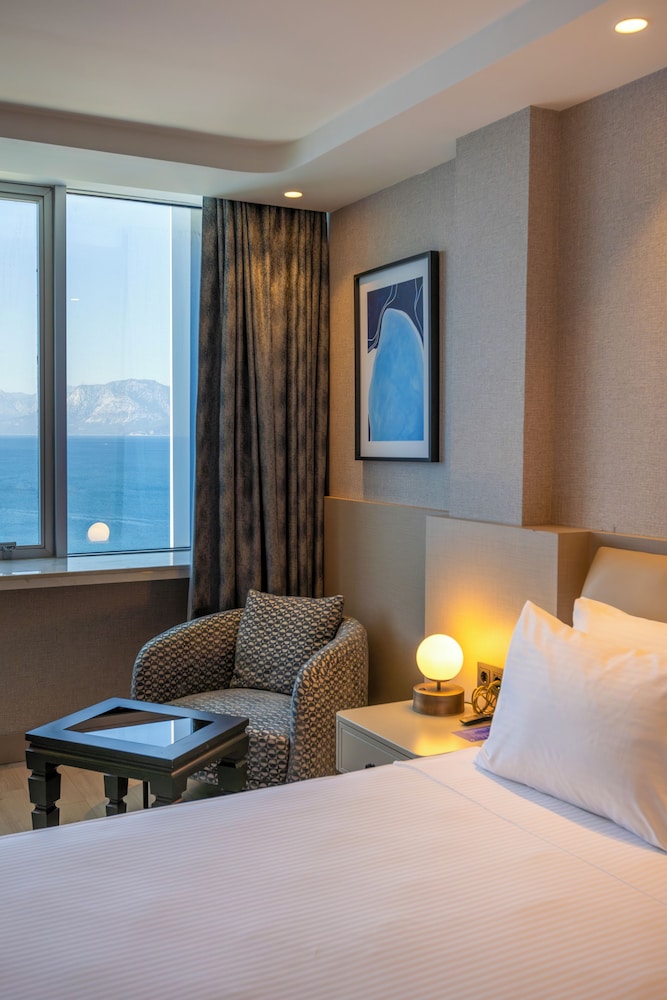 Delta Hotels Antalya Lara — Hotel rooms in Antalya