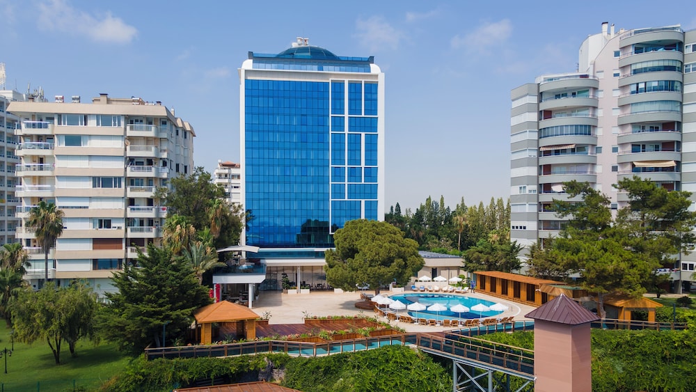 Delta Hotels Antalya Lara — Hotel building in Antalya