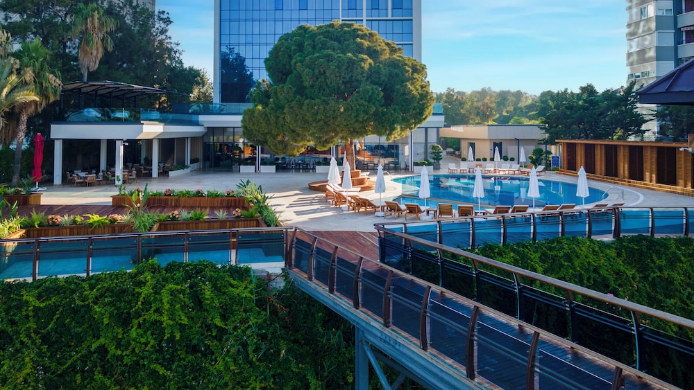 Delta Hotels Antalya Lara — Swimming pool in Antalya