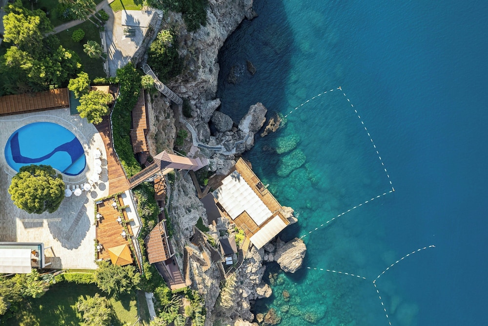 Delta Hotels Antalya Lara — Restaurant & bars in Antalya
