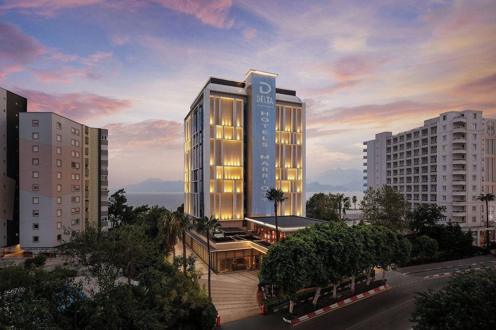 Delta Hotels Antalya Lara — Hotel building in Antalya