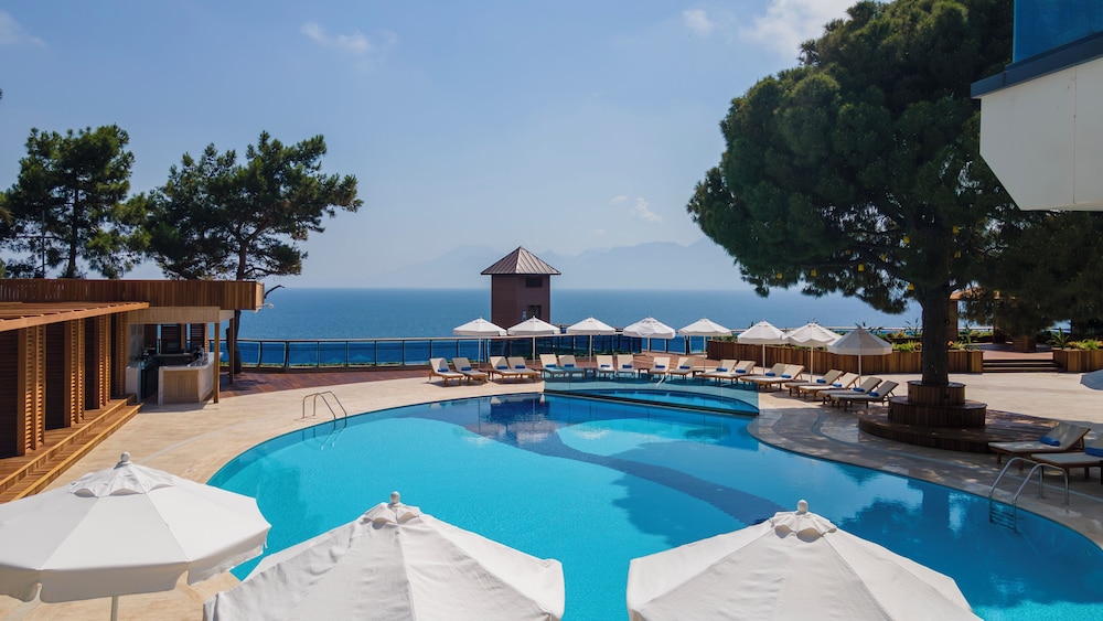 Delta Hotels Antalya Lara — Swimming pool in Antalya