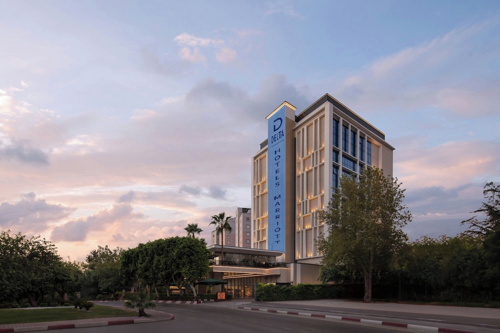 Delta Hotels Antalya Lara — Hotel building in Antalya
