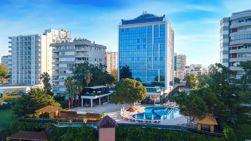 Delta Hotels Antalya Lara — Hotel building in Antalya
